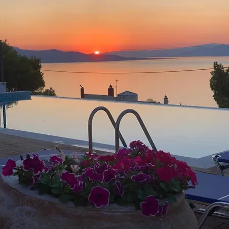 Amalia * Theologos (Phthiotis)